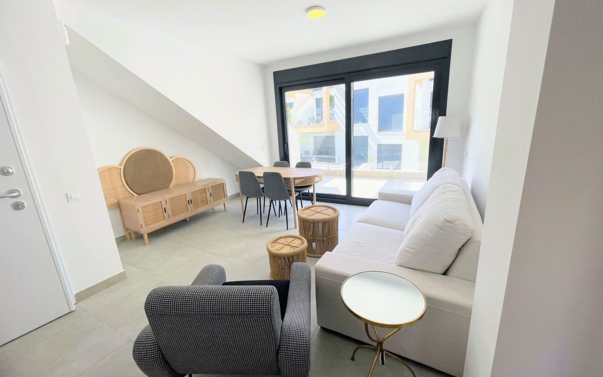 Resale - Apartment - Villamartin