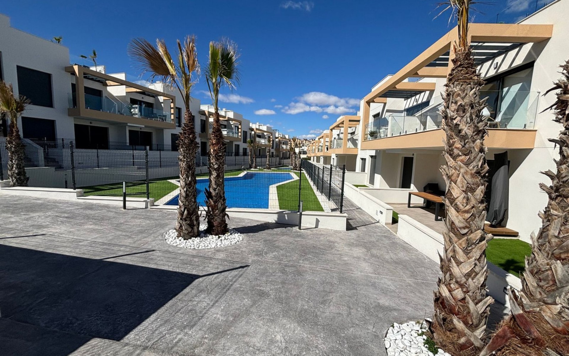Resale - Apartment - Villamartin