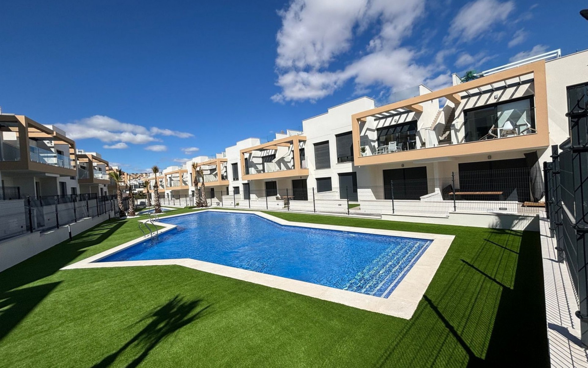 Resale - Apartment - Villamartin