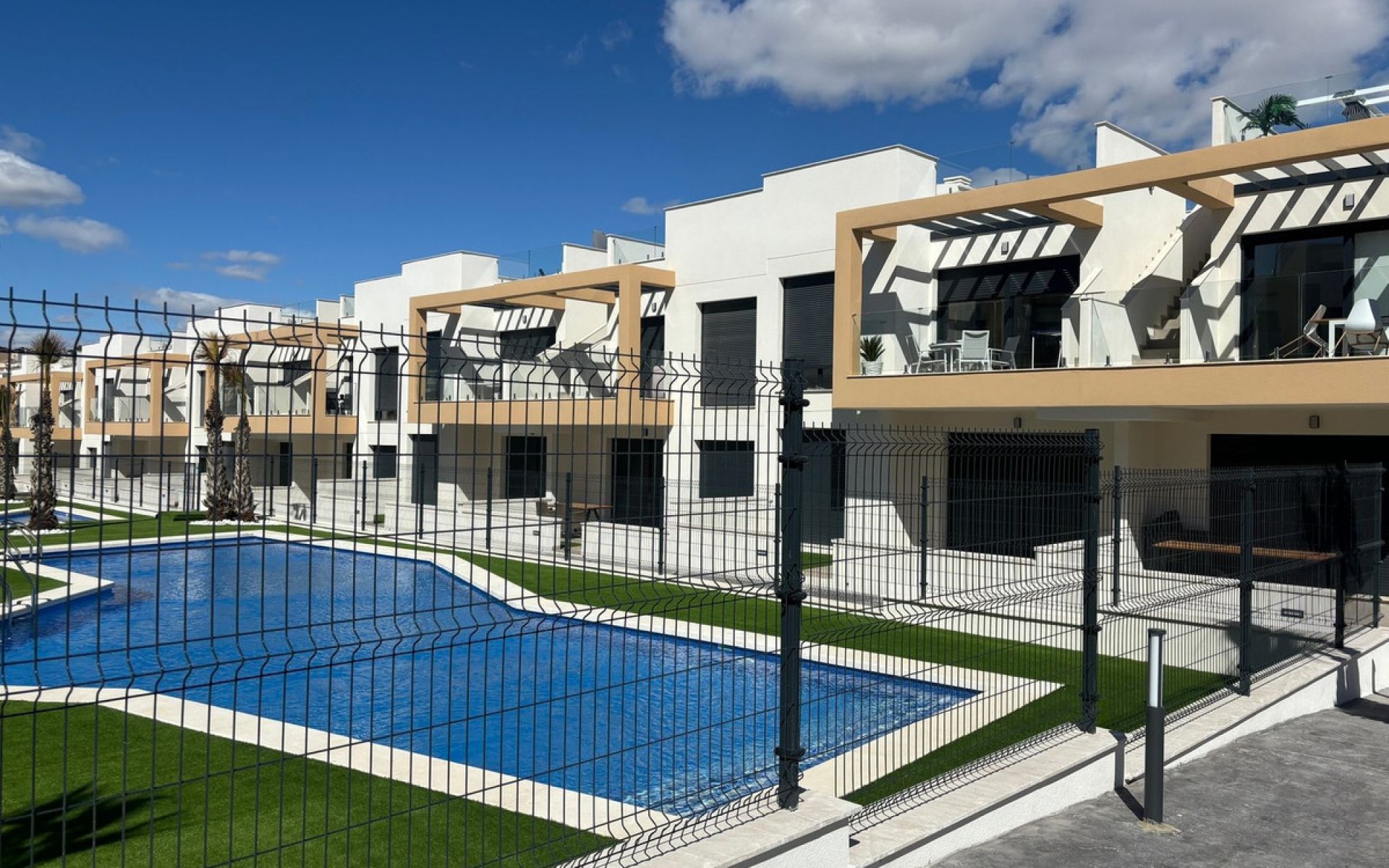 Resale - Apartment - Villamartin