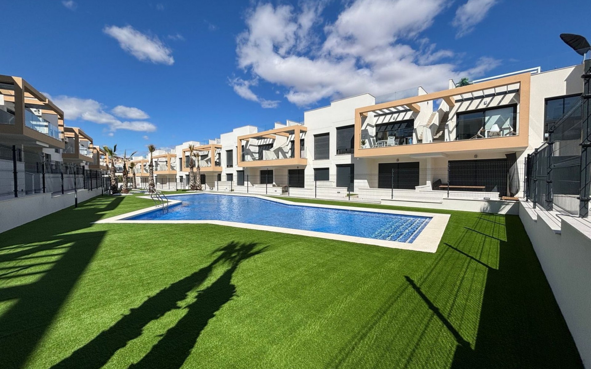 Resale - Apartment - Villamartin