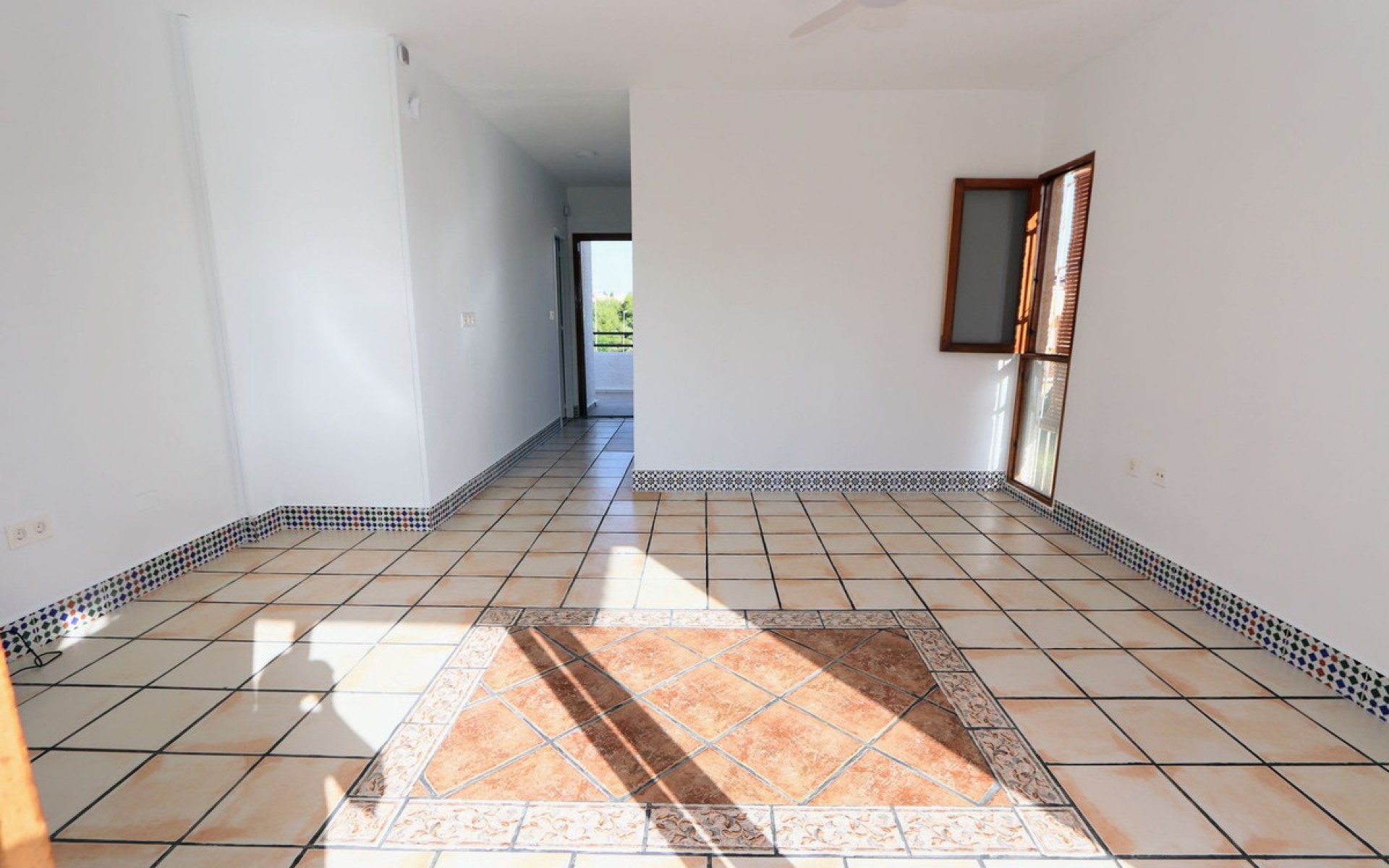 Resale - Apartment - Villamartin
