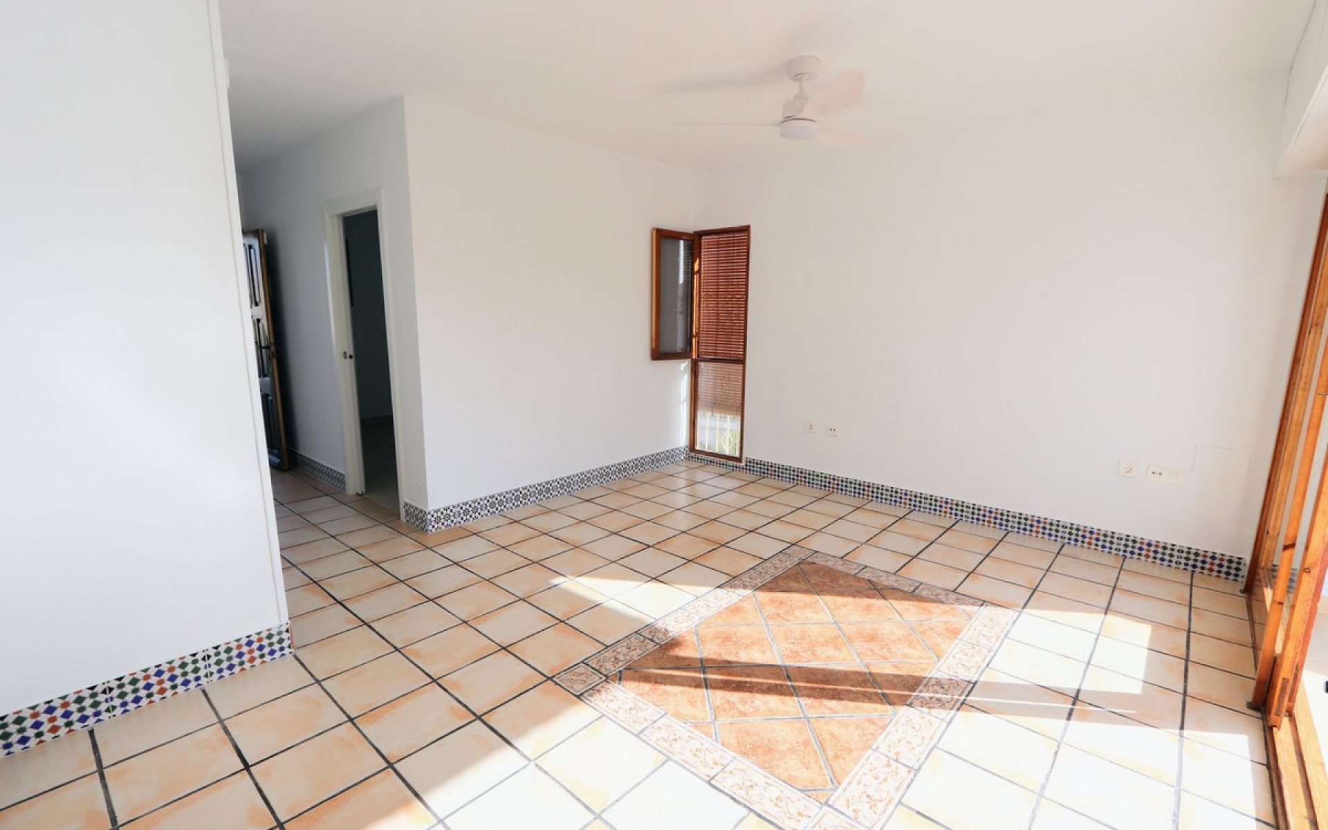 Resale - Apartment - Villamartin