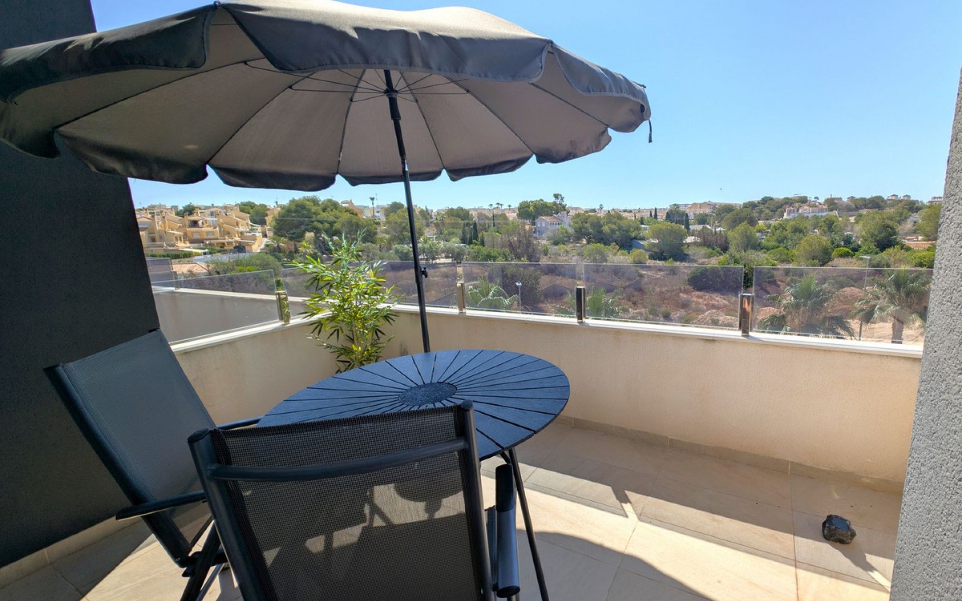 Resale - Apartment - Villamartin