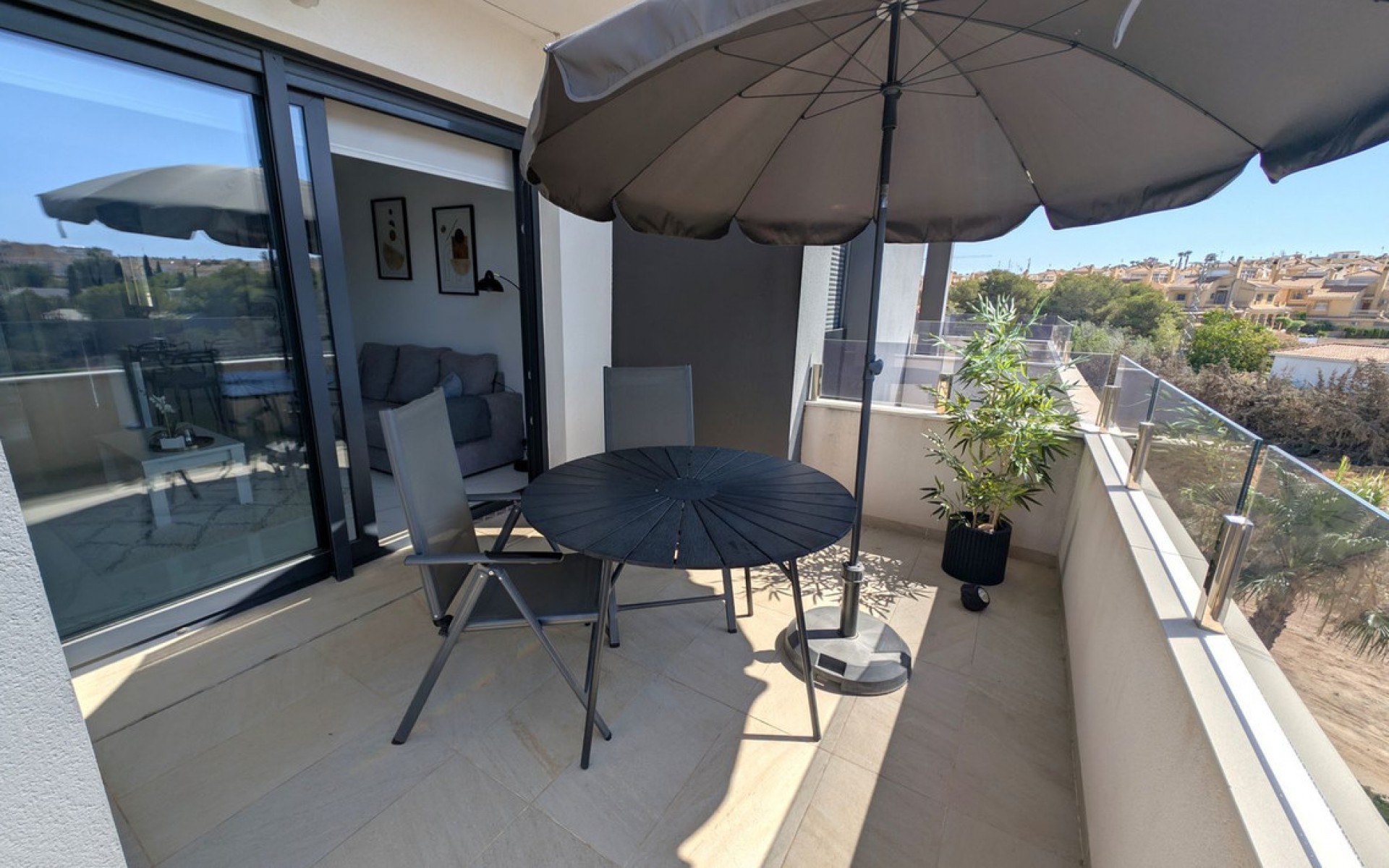 Resale - Apartment - Villamartin