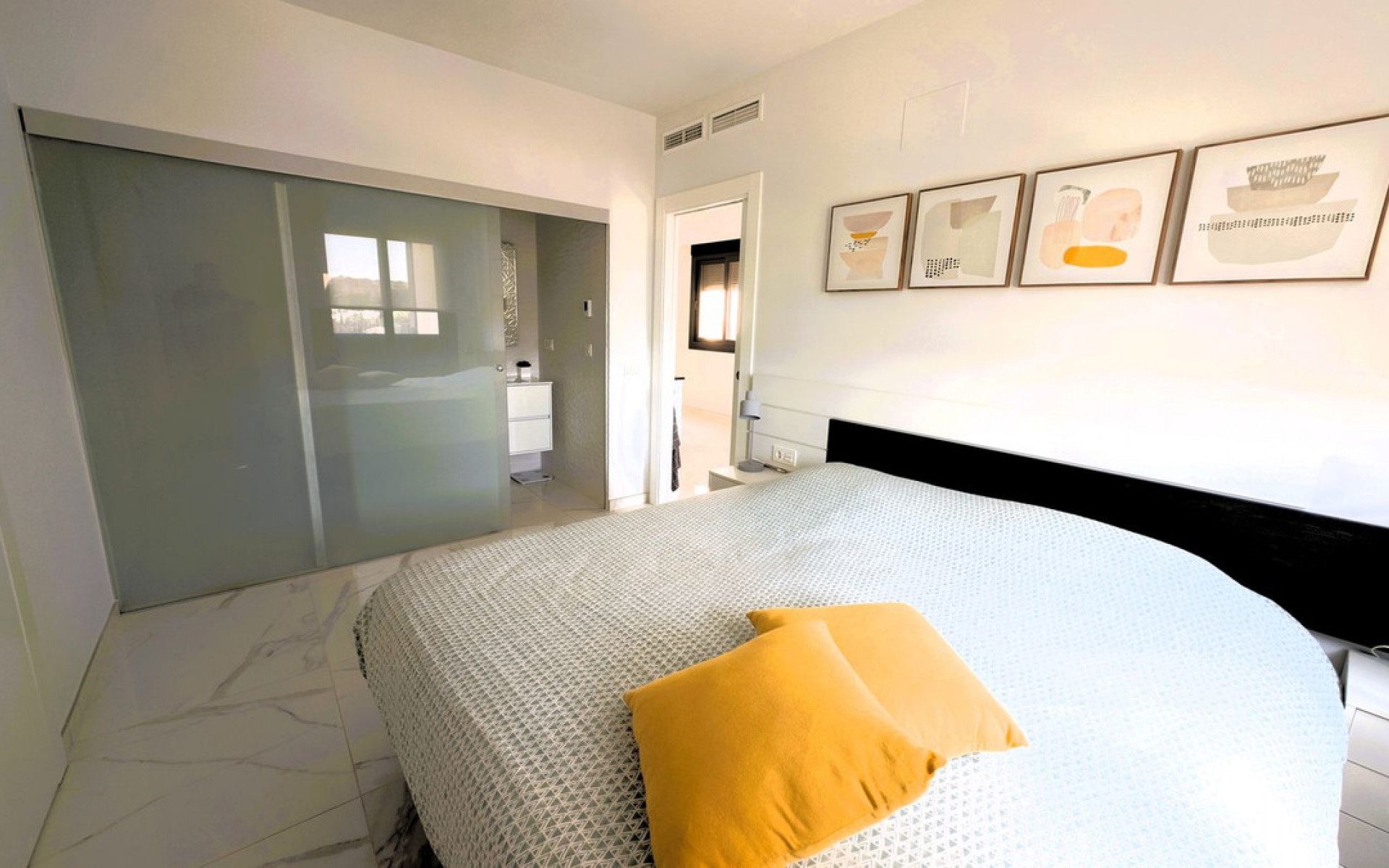 Resale - Apartment - Villamartin