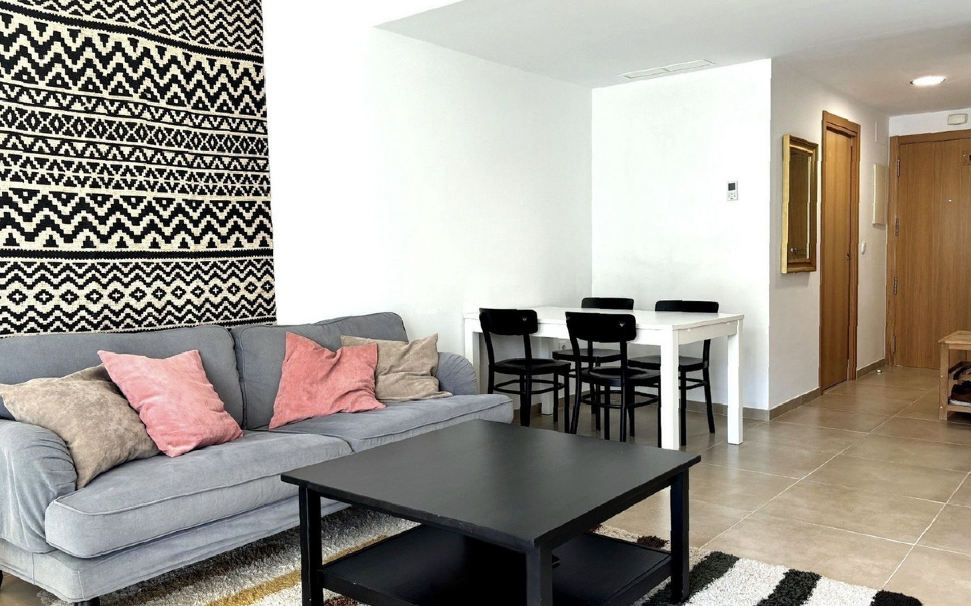 Resale - Apartment - Villamartin