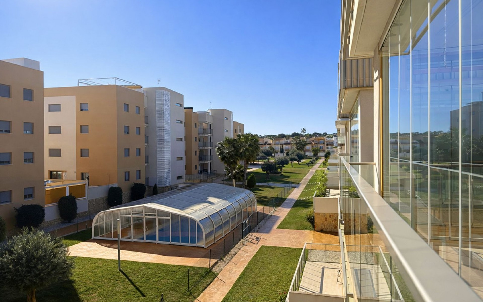 Resale - Apartment - Villamartin