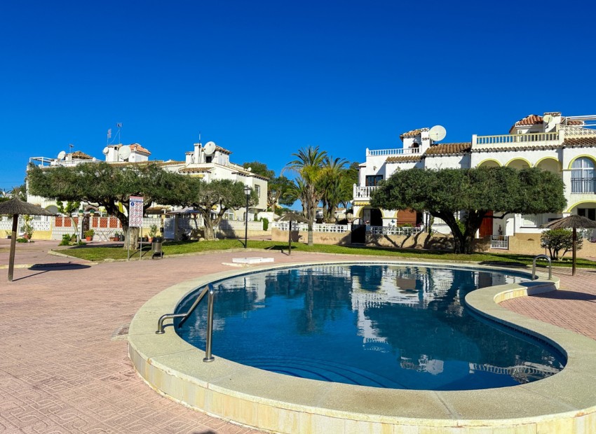Resale - Apartment - Villamartin