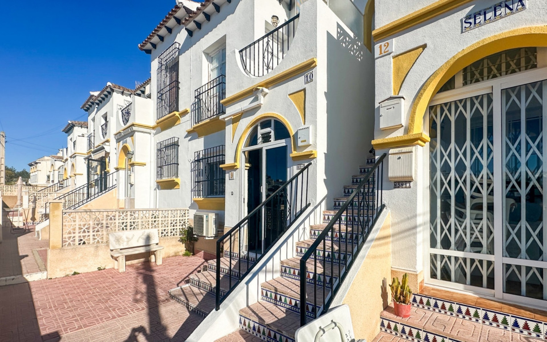 Resale - Apartment - Villamartin