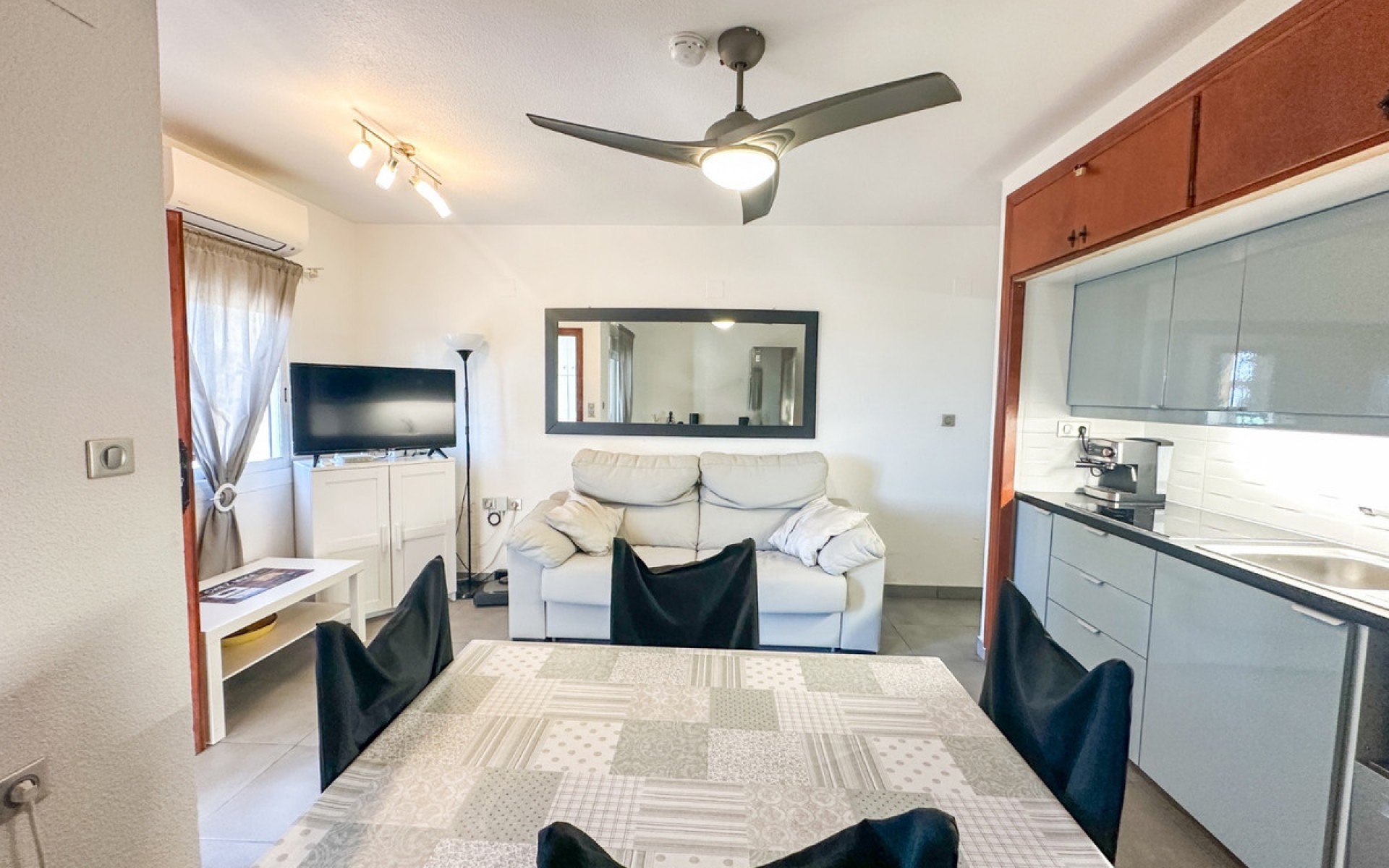 Resale - Apartment - Villamartin