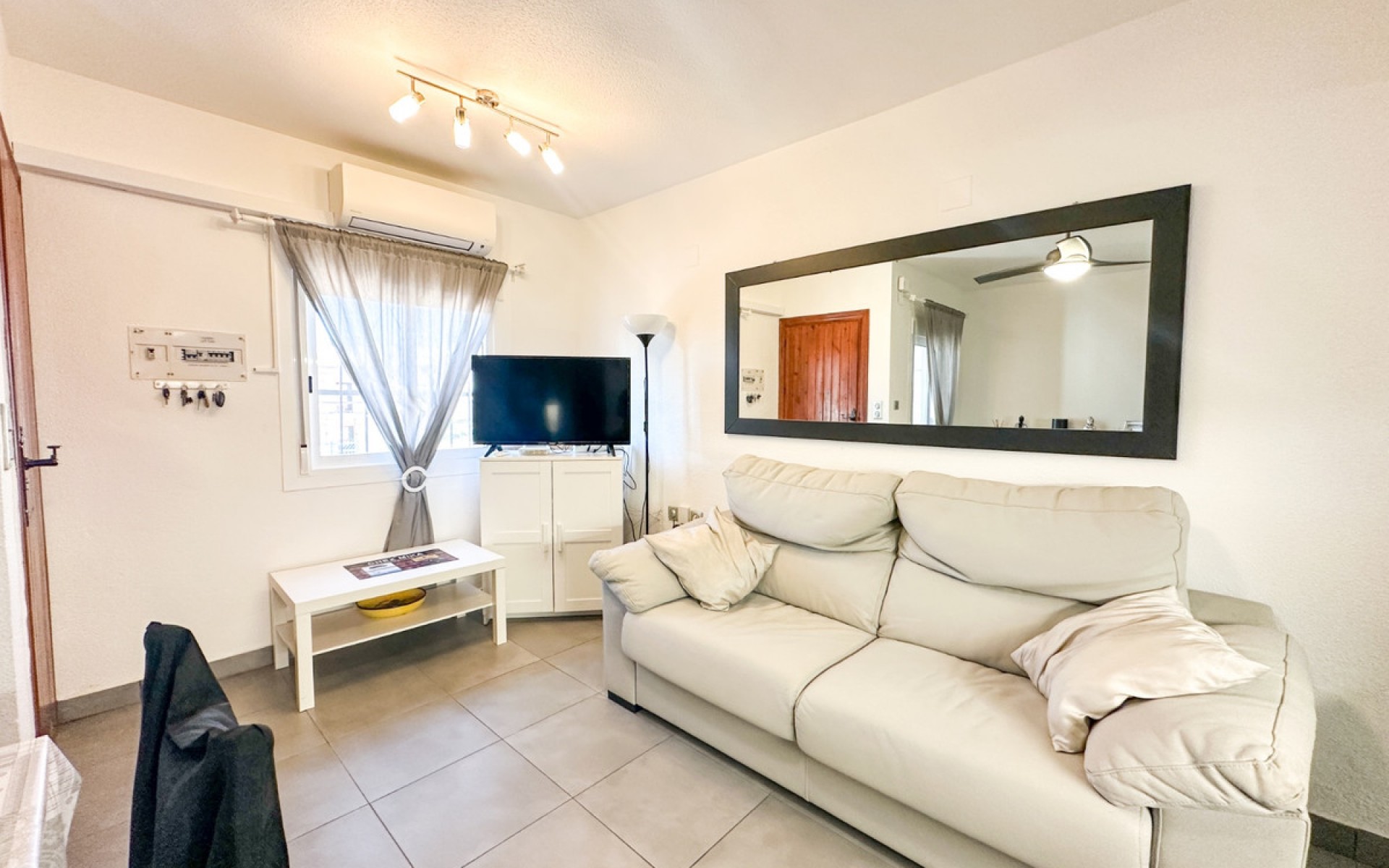 Resale - Apartment - Villamartin