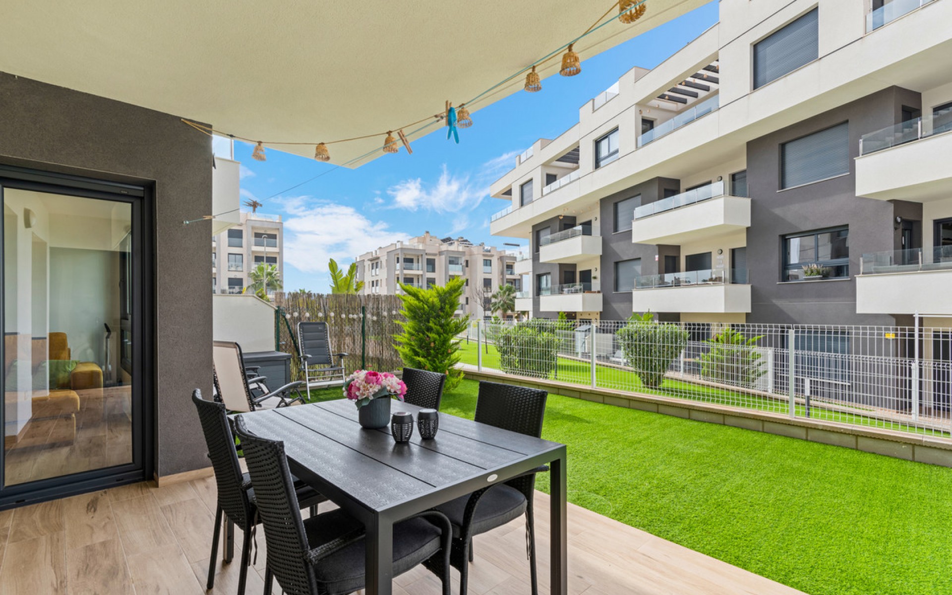 Resale - Apartment - Villamartin