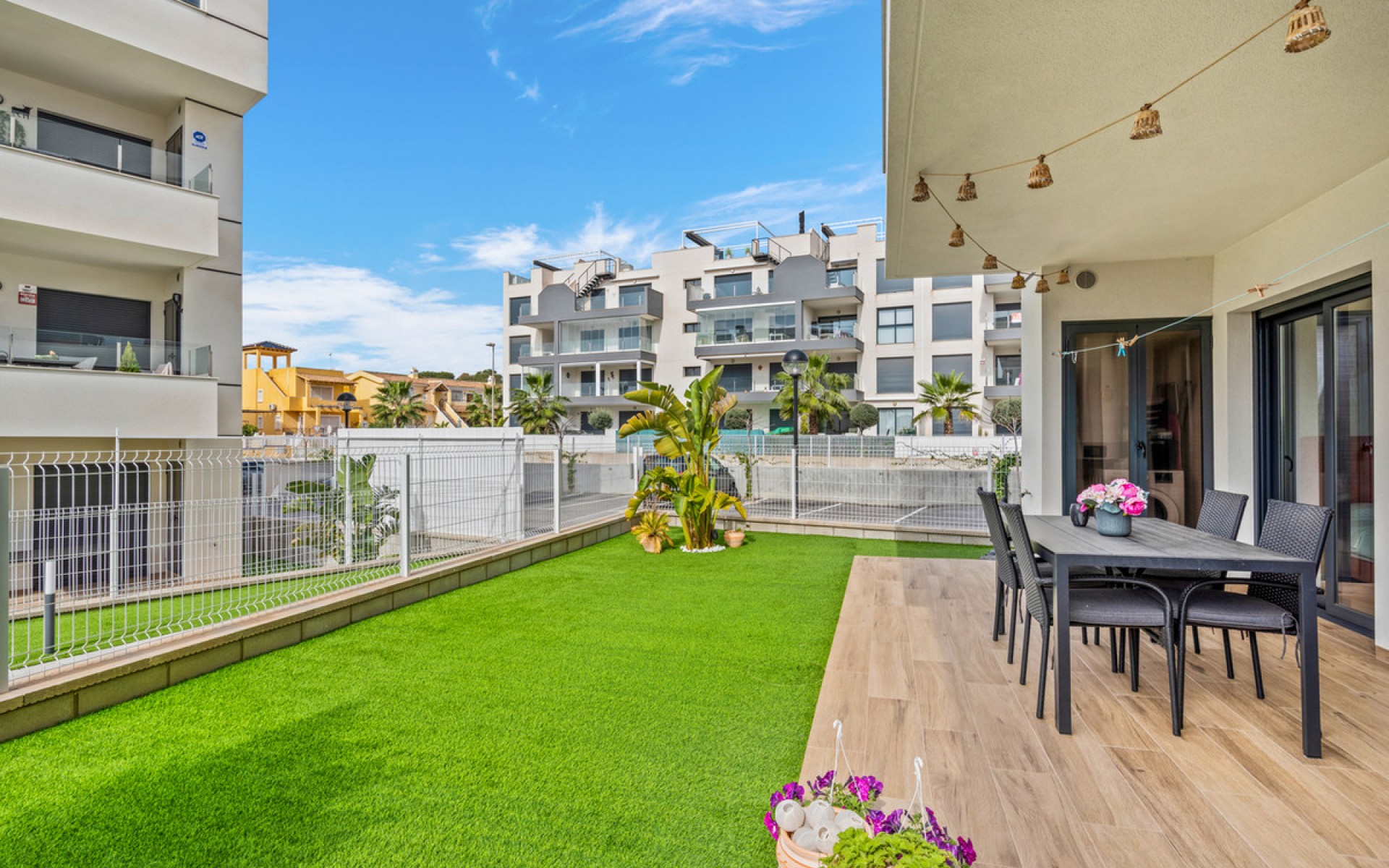 Resale - Apartment - Villamartin