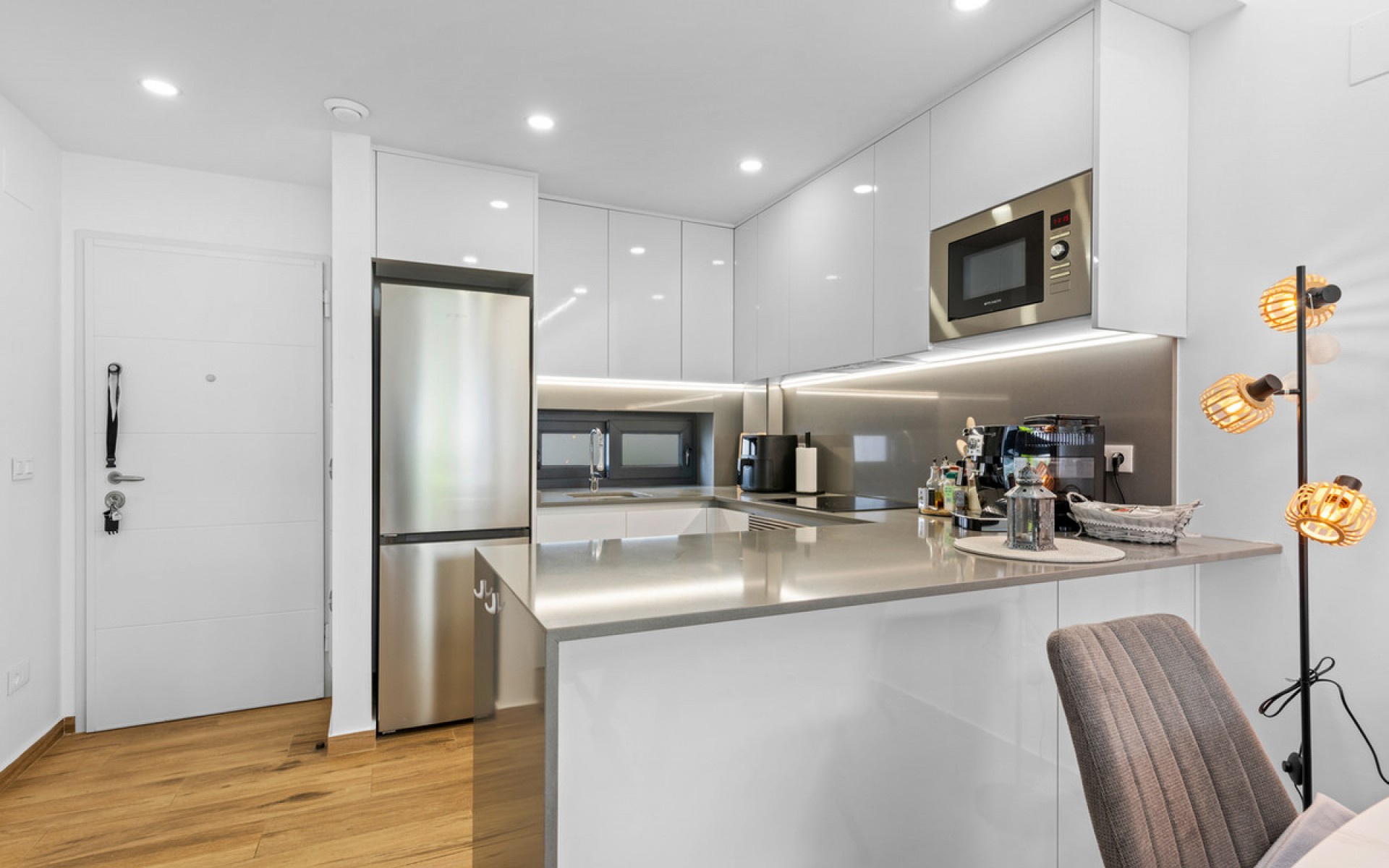 Resale - Apartment - Villamartin