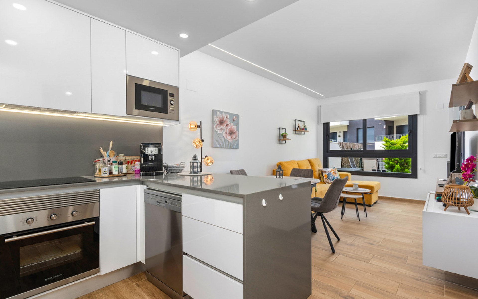 Resale - Apartment - Villamartin