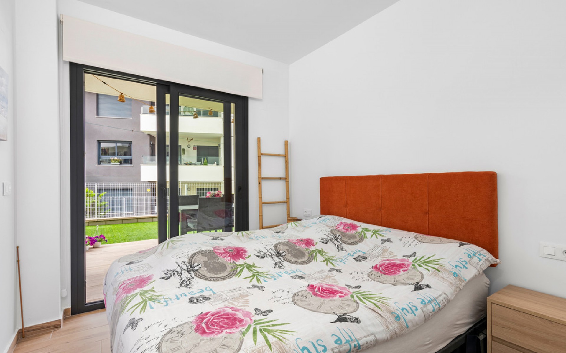 Resale - Apartment - Villamartin