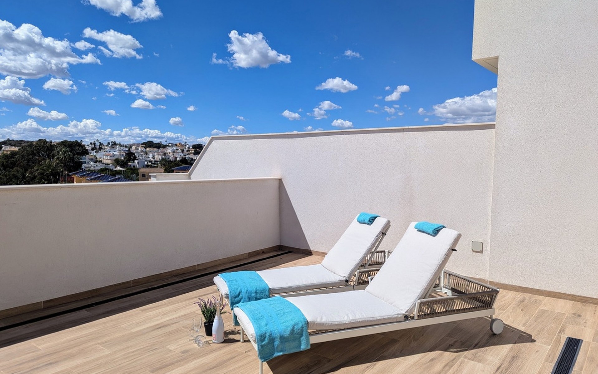 Resale - Apartment - Villamartin