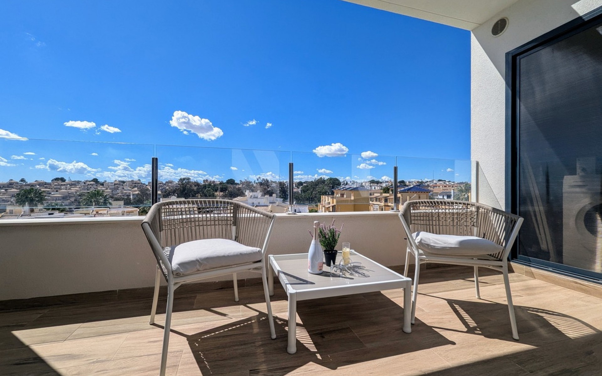 Resale - Apartment - Villamartin