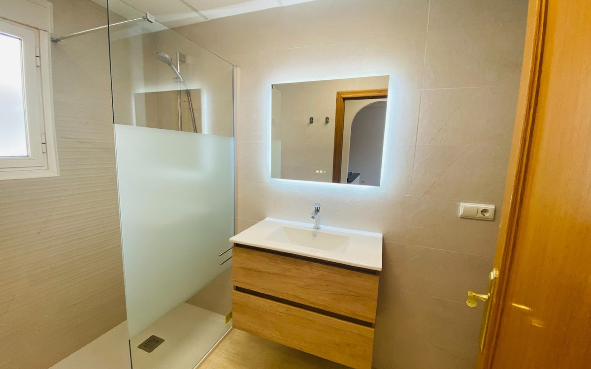 Resale - Apartment - Villamartin