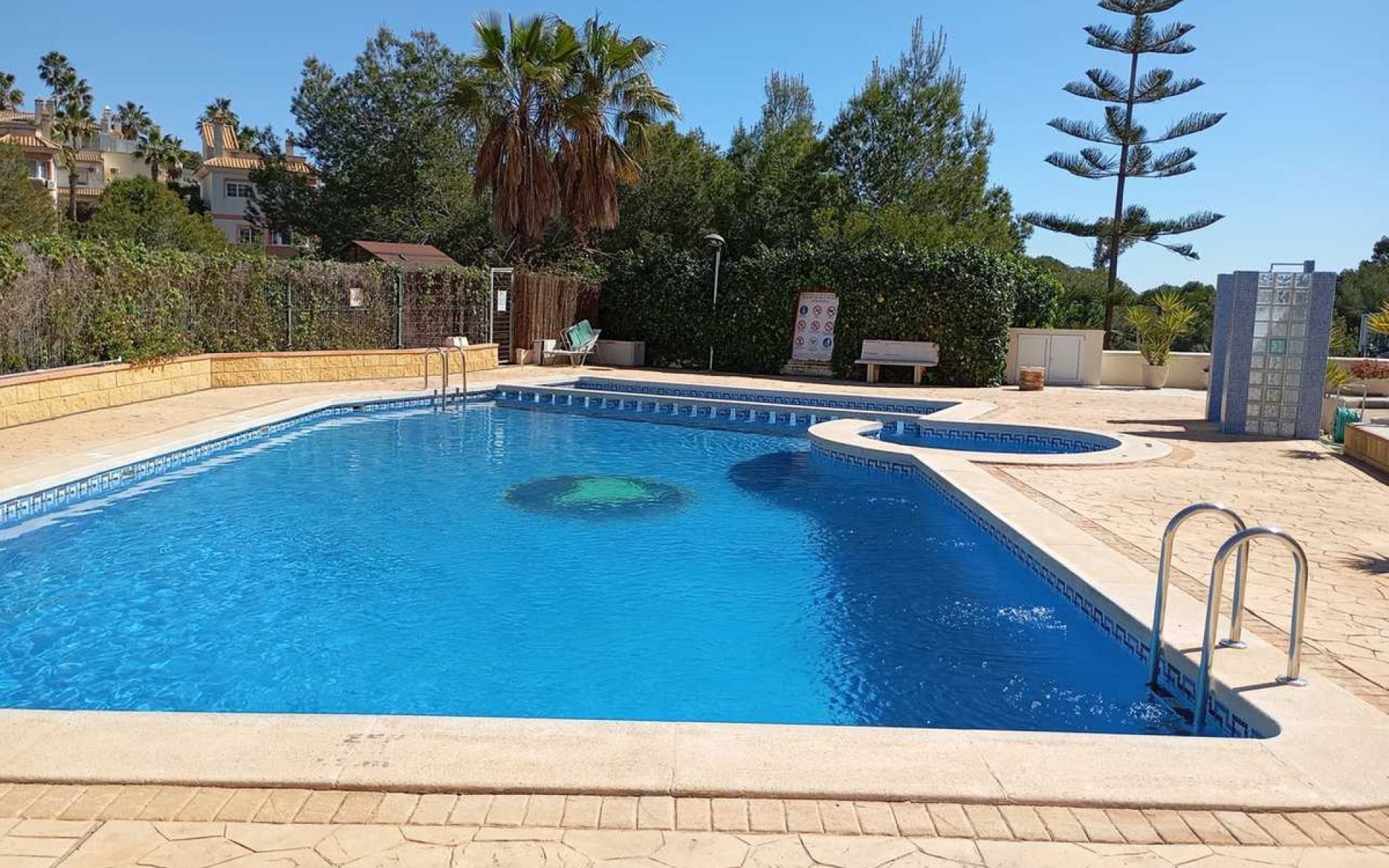 Resale - Apartment - Villamartin