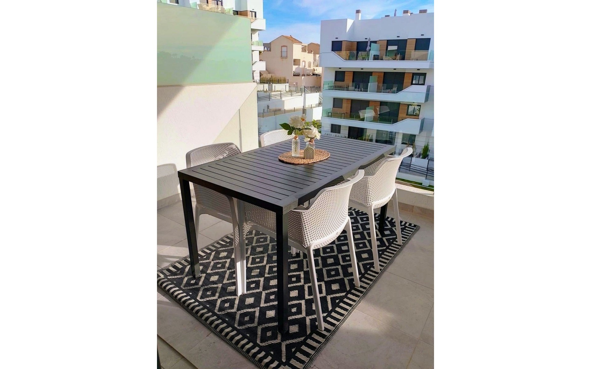 Resale - Apartment - Villamartin