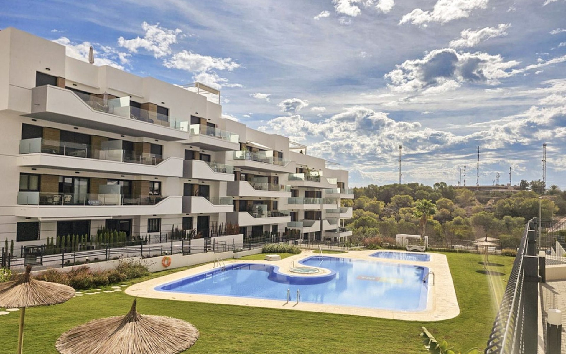 Resale - Apartment - Villamartin
