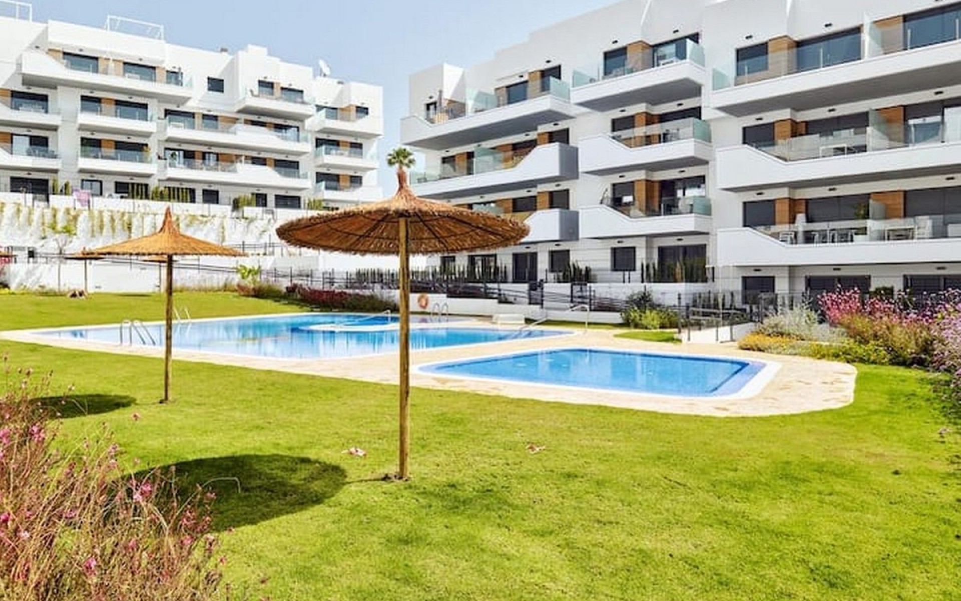Resale - Apartment - Villamartin