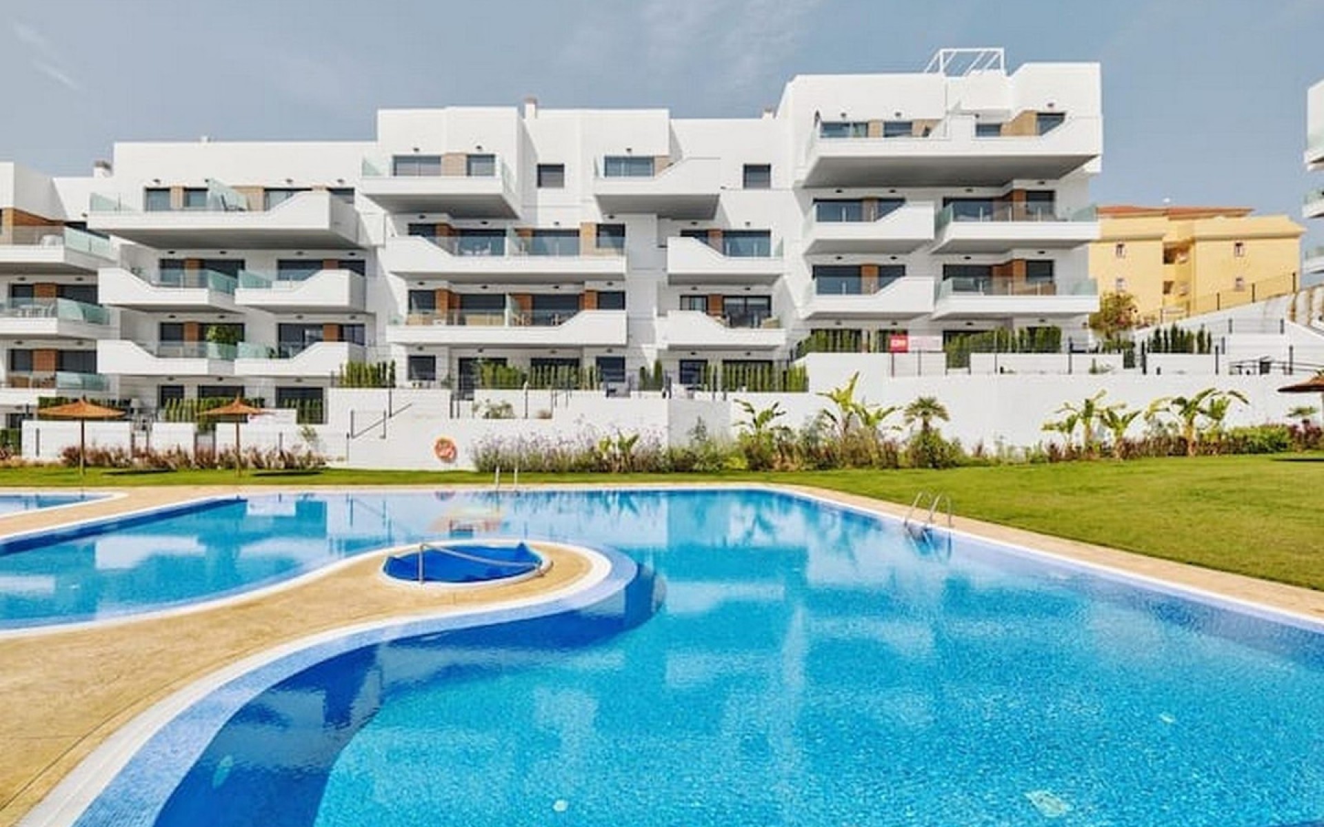 Resale - Apartment - Villamartin
