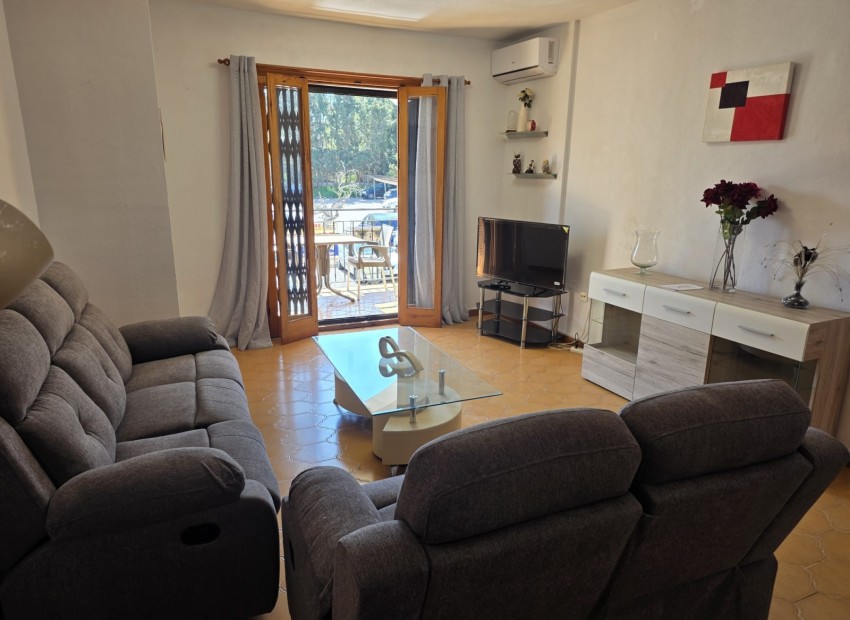 Resale - Apartment - Villamartin