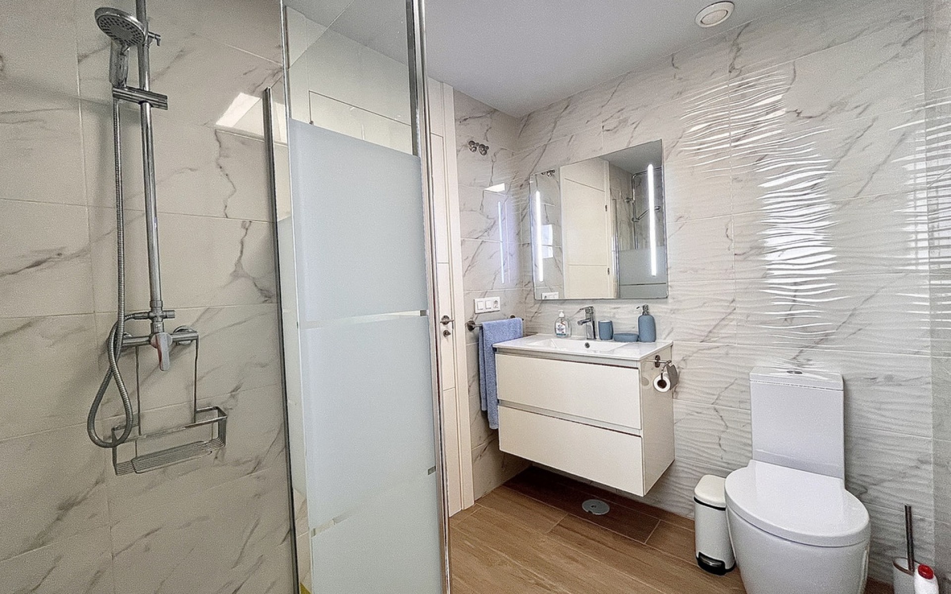 Resale - Apartment - Villamartin