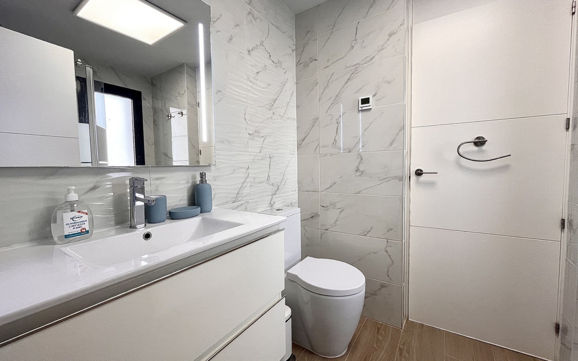 Resale - Apartment - Villamartin