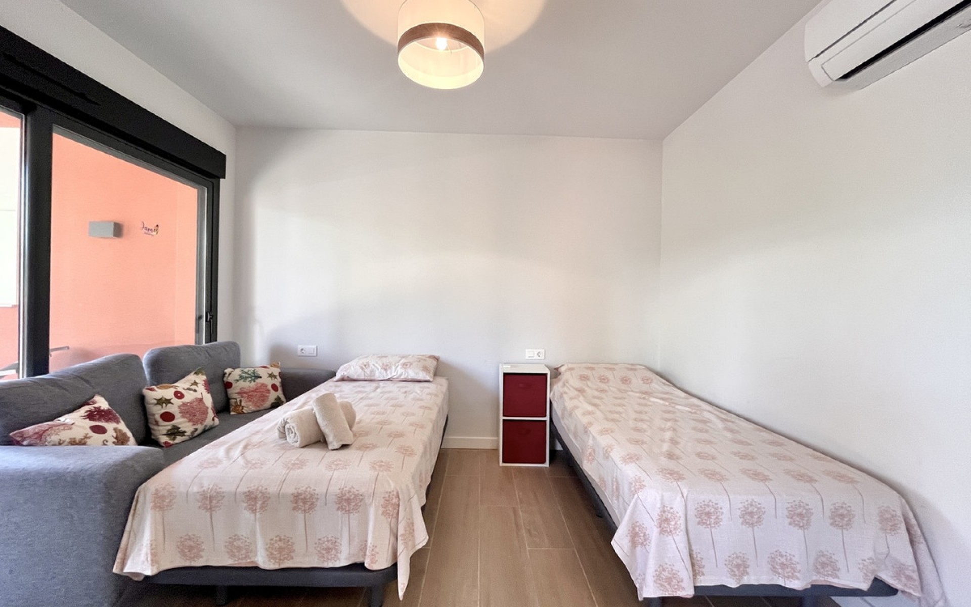 Resale - Apartment - Villamartin