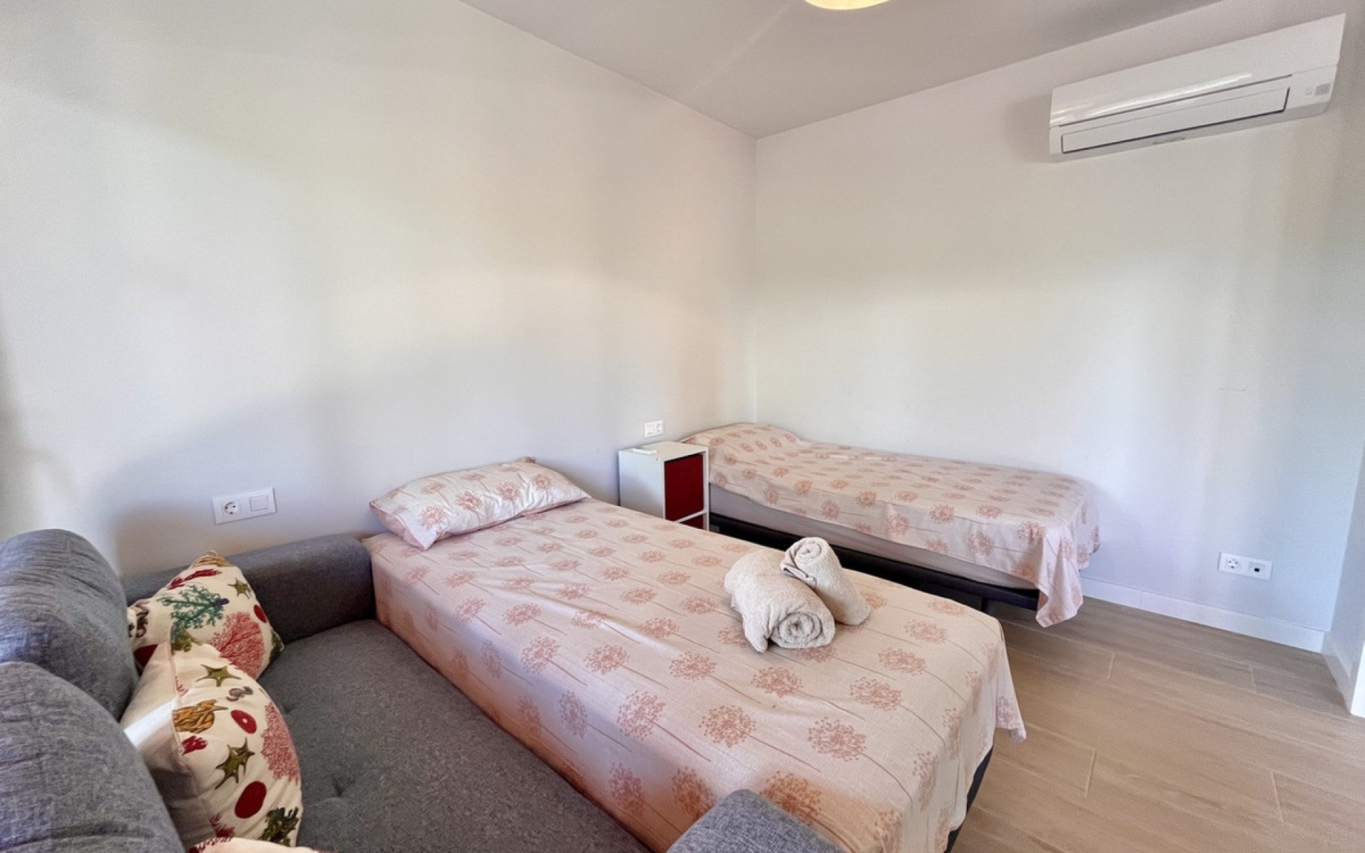 Resale - Apartment - Villamartin