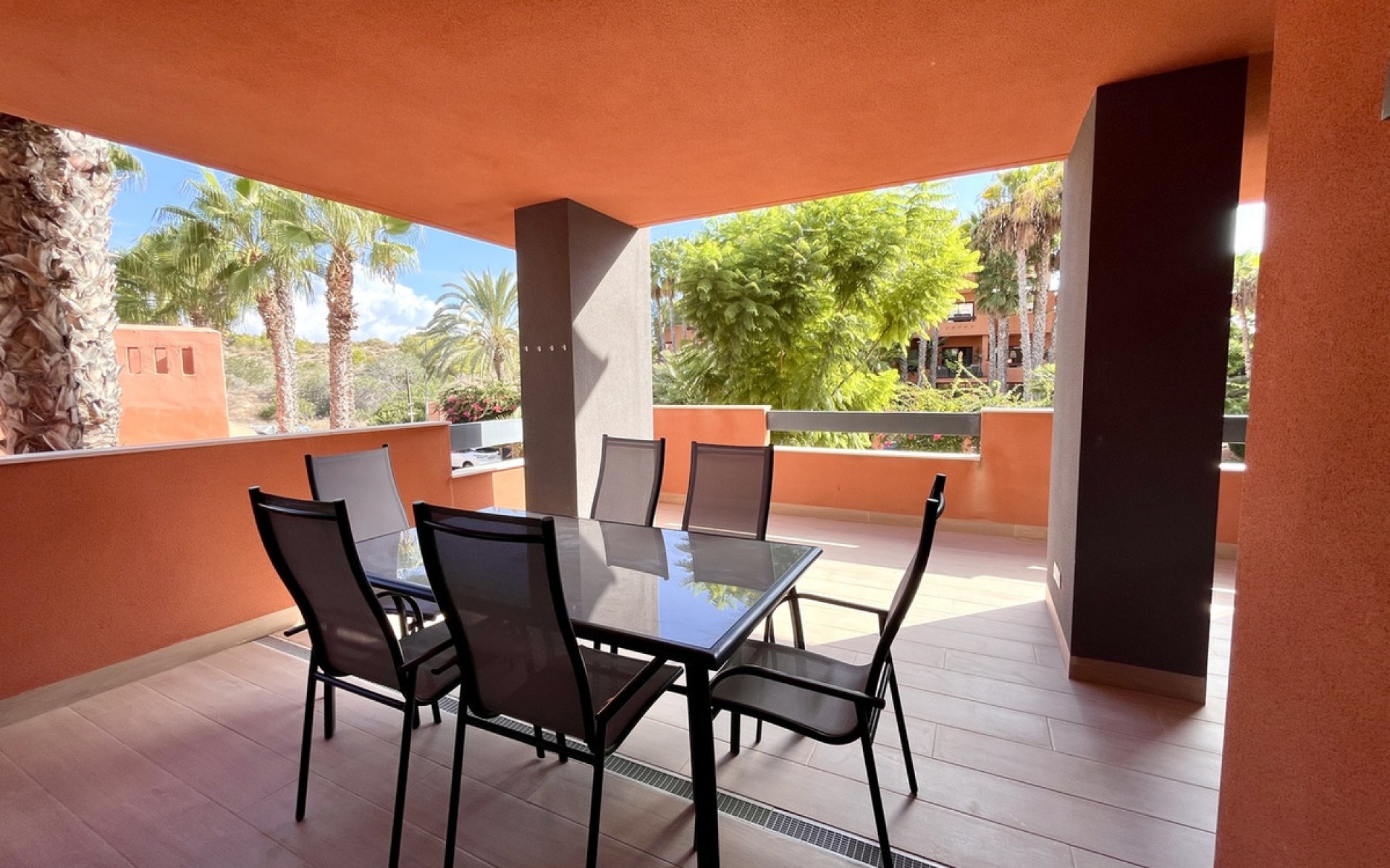 Resale - Apartment - Villamartin