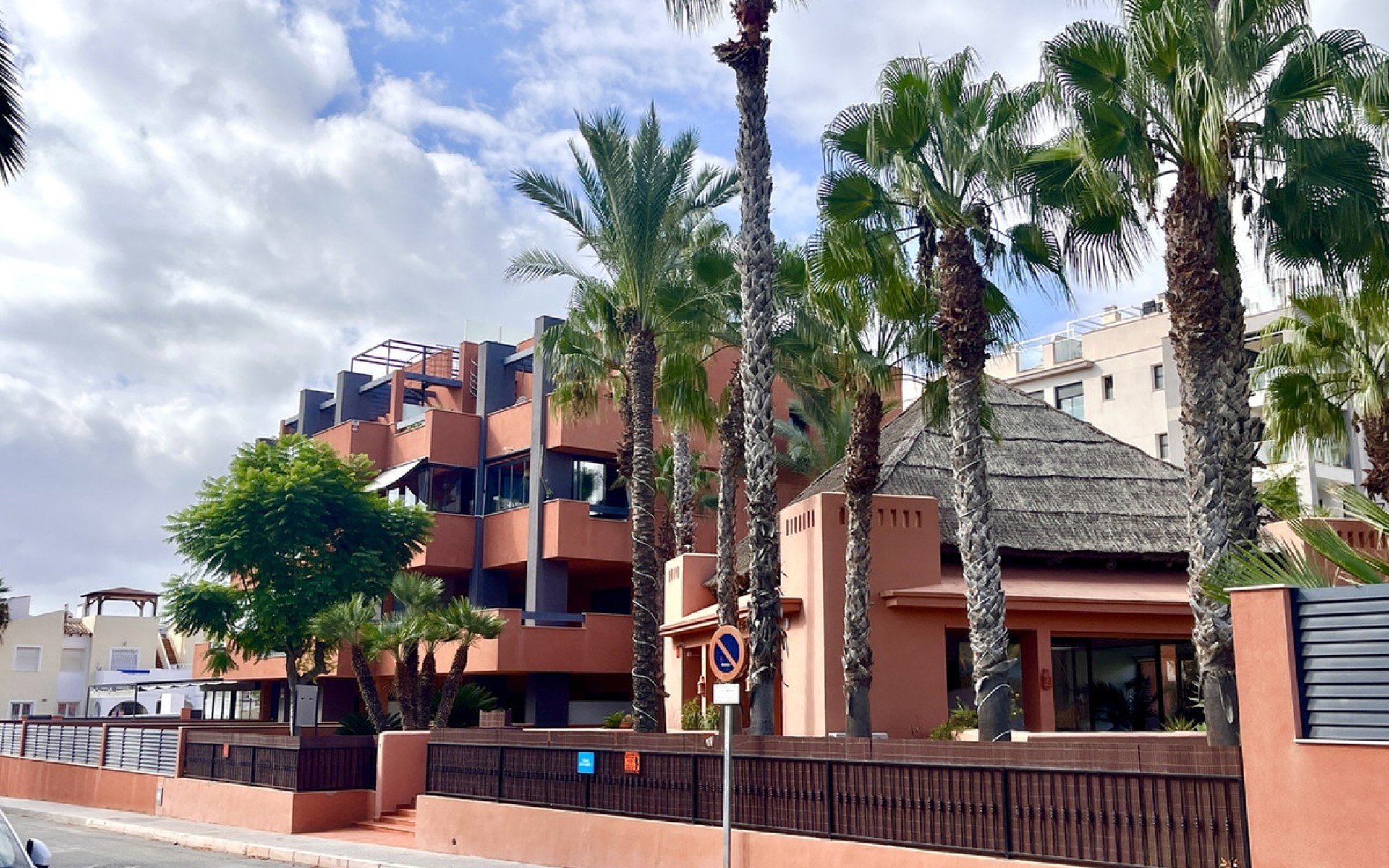 Resale - Apartment - Villamartin