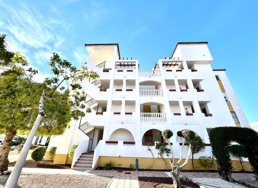 Resale - Apartment - Villamartin