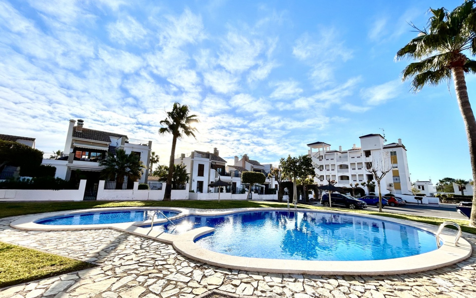 Resale - Apartment - Villamartin