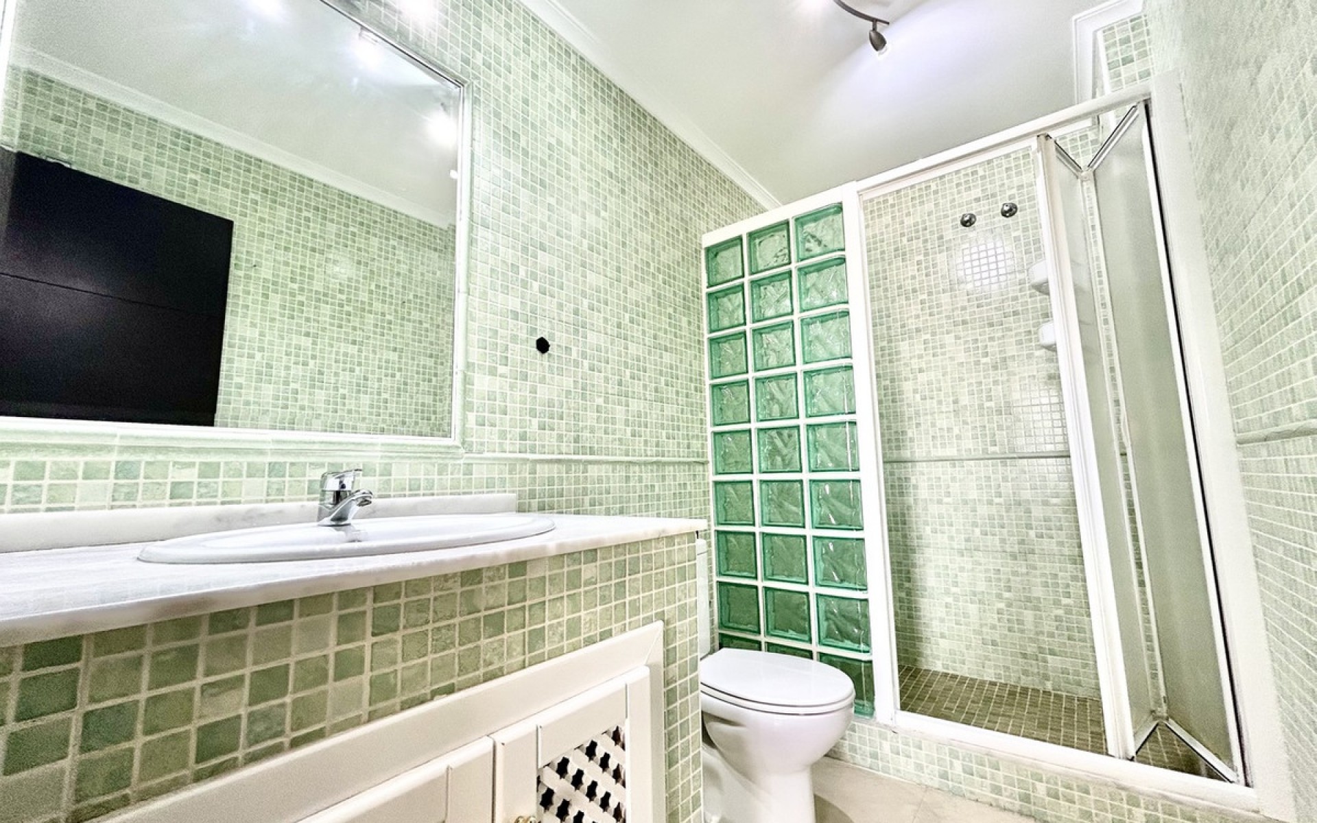 Resale - Apartment - Villamartin