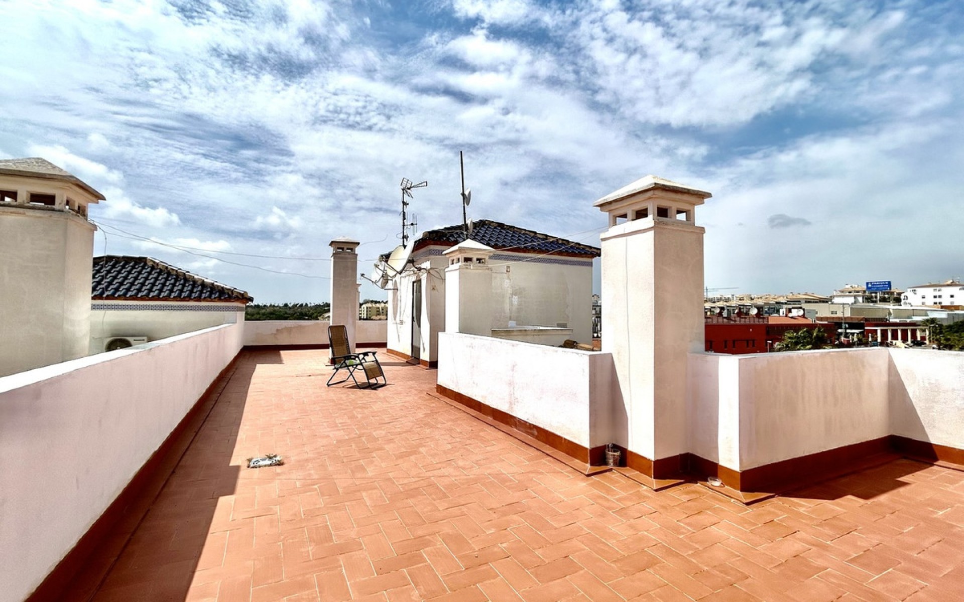 Resale - Apartment - Villamartin