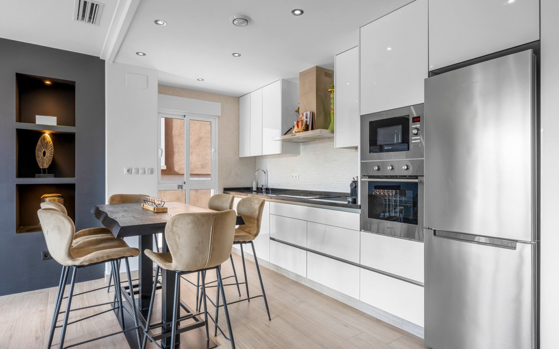 Resale - Apartment - Villamartin