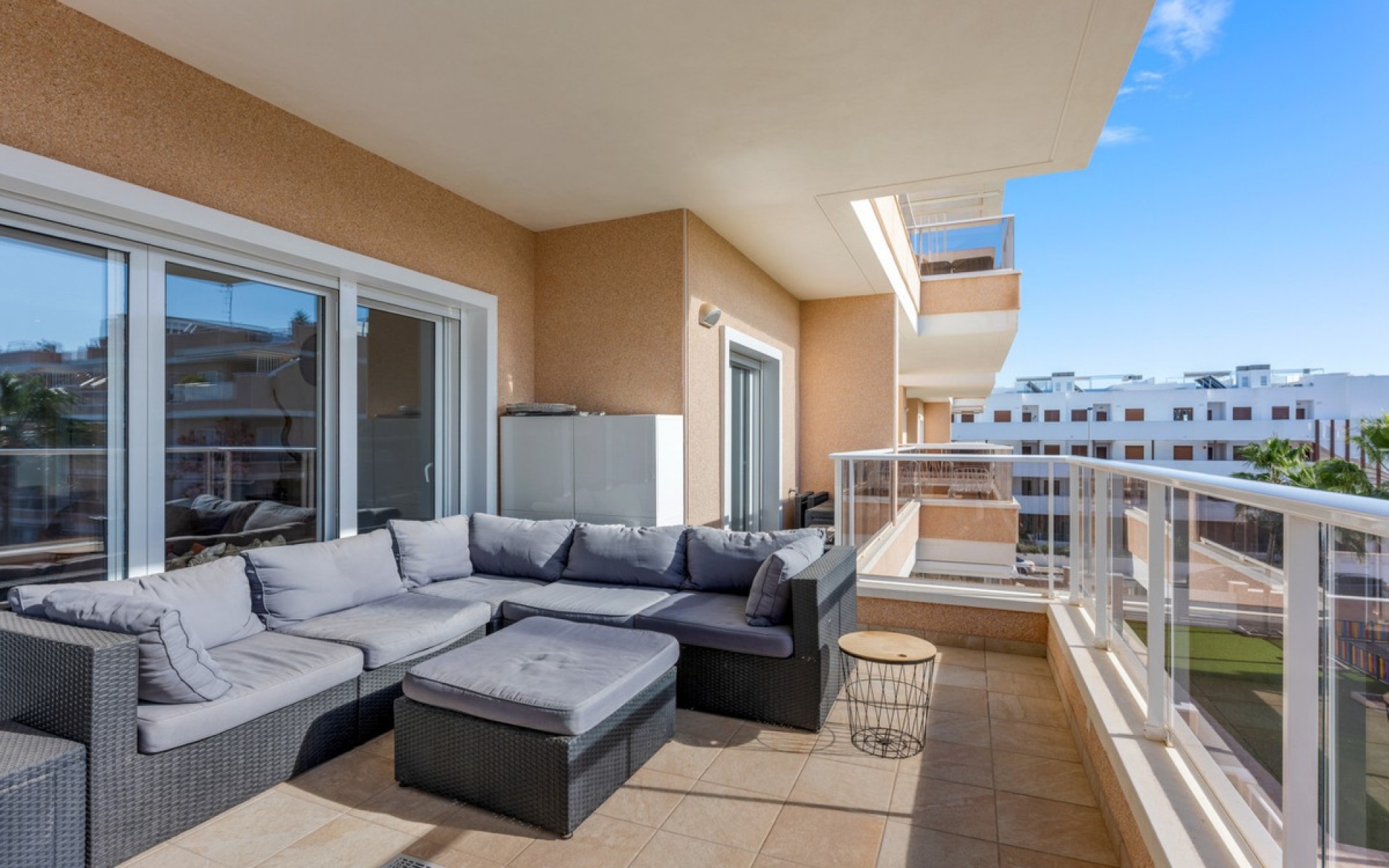 Resale - Apartment - Villamartin