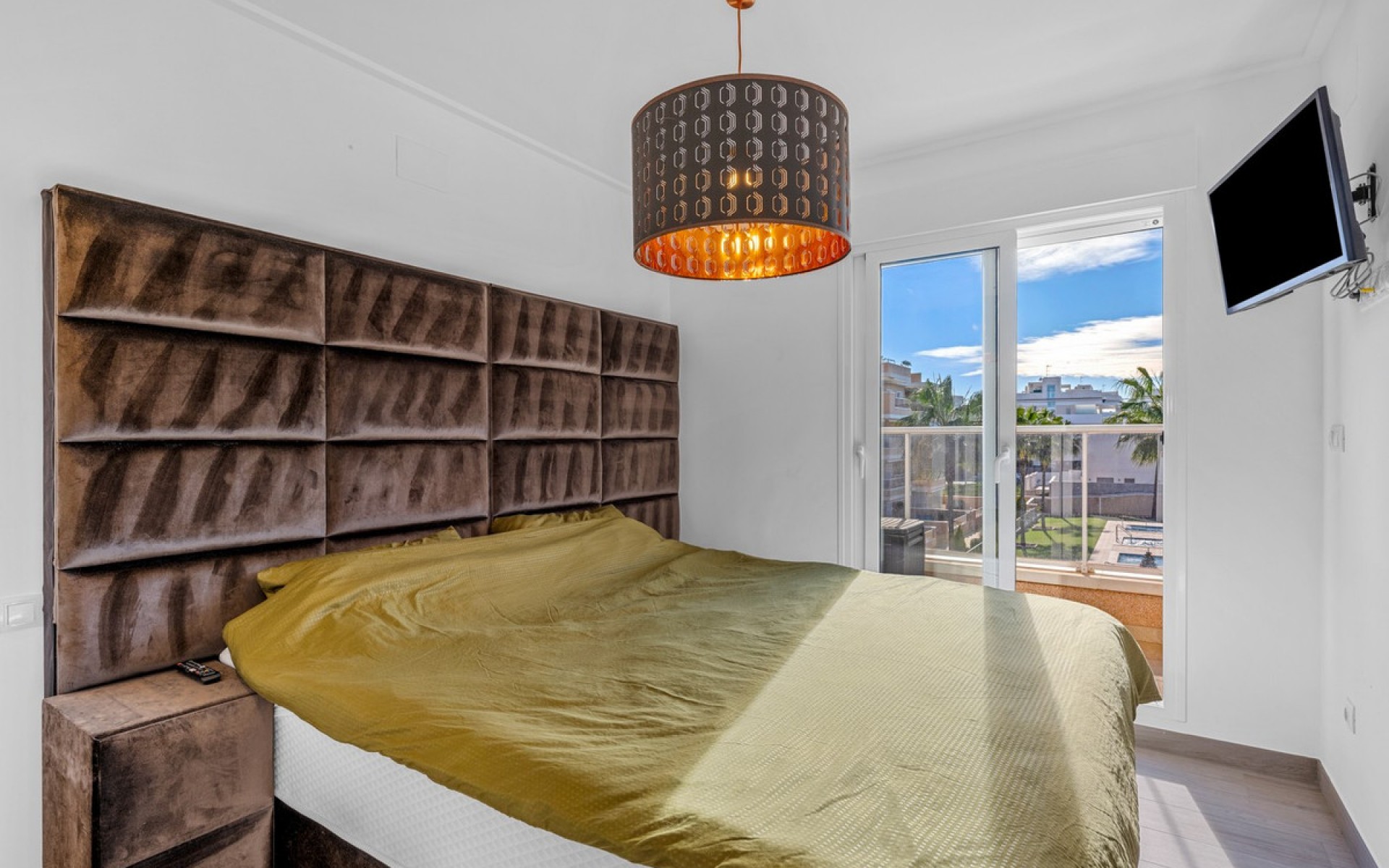 Resale - Apartment - Villamartin