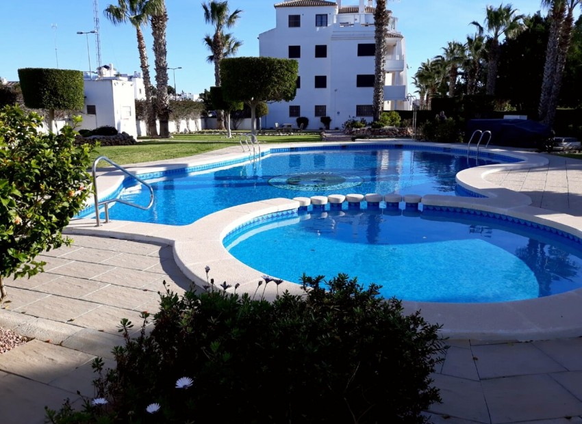 Resale - Apartment - Villamartin