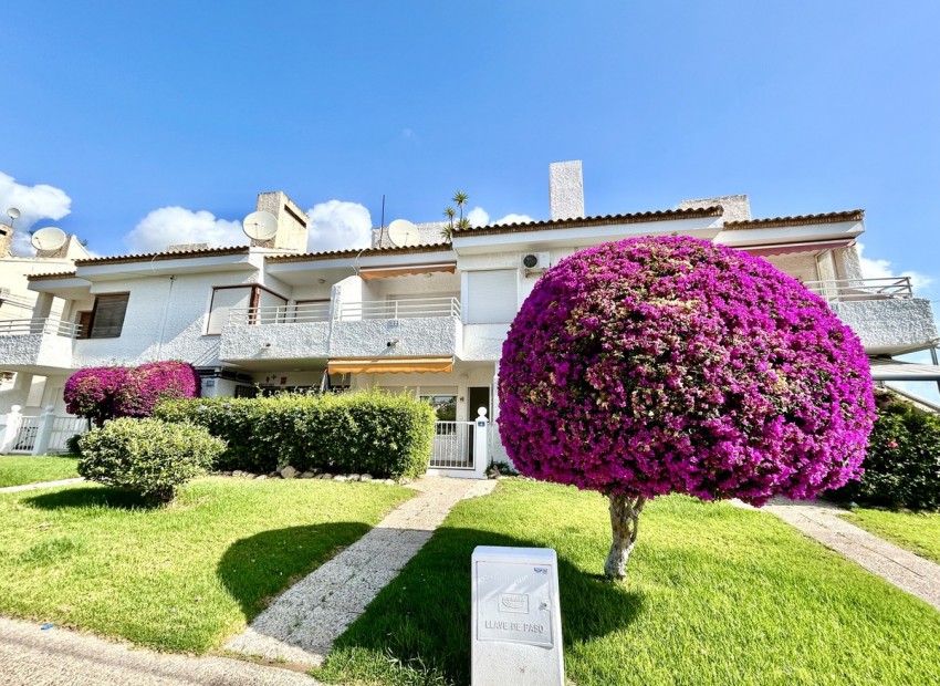 Resale - Apartment - Villamartin