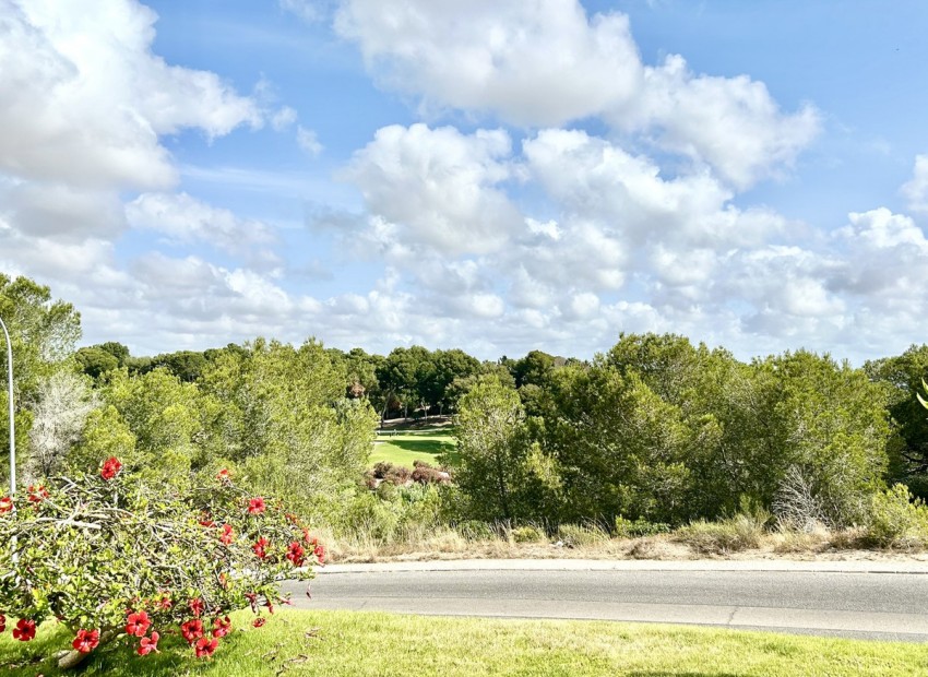 Resale - Apartment - Villamartin