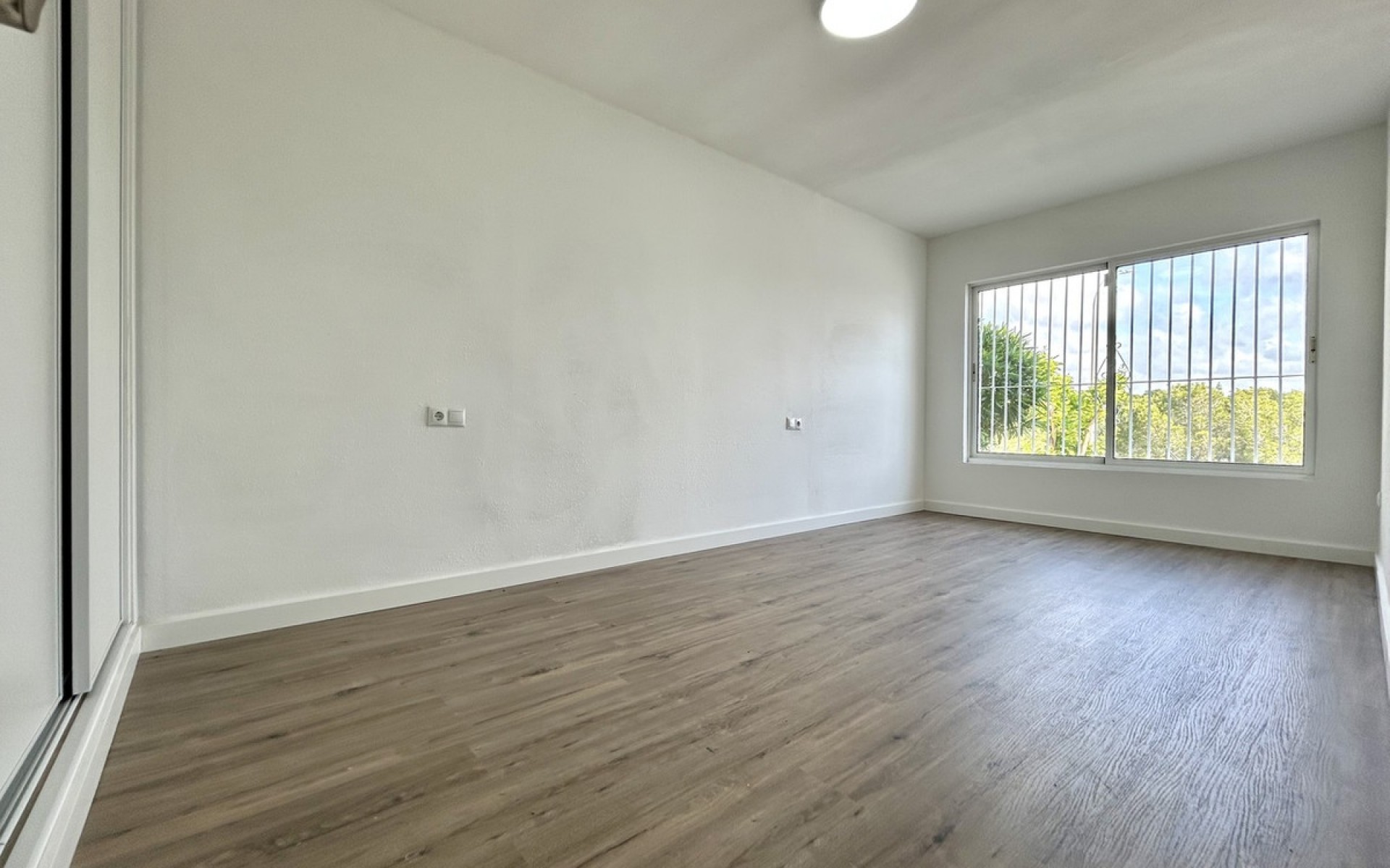 Resale - Apartment - Villamartin