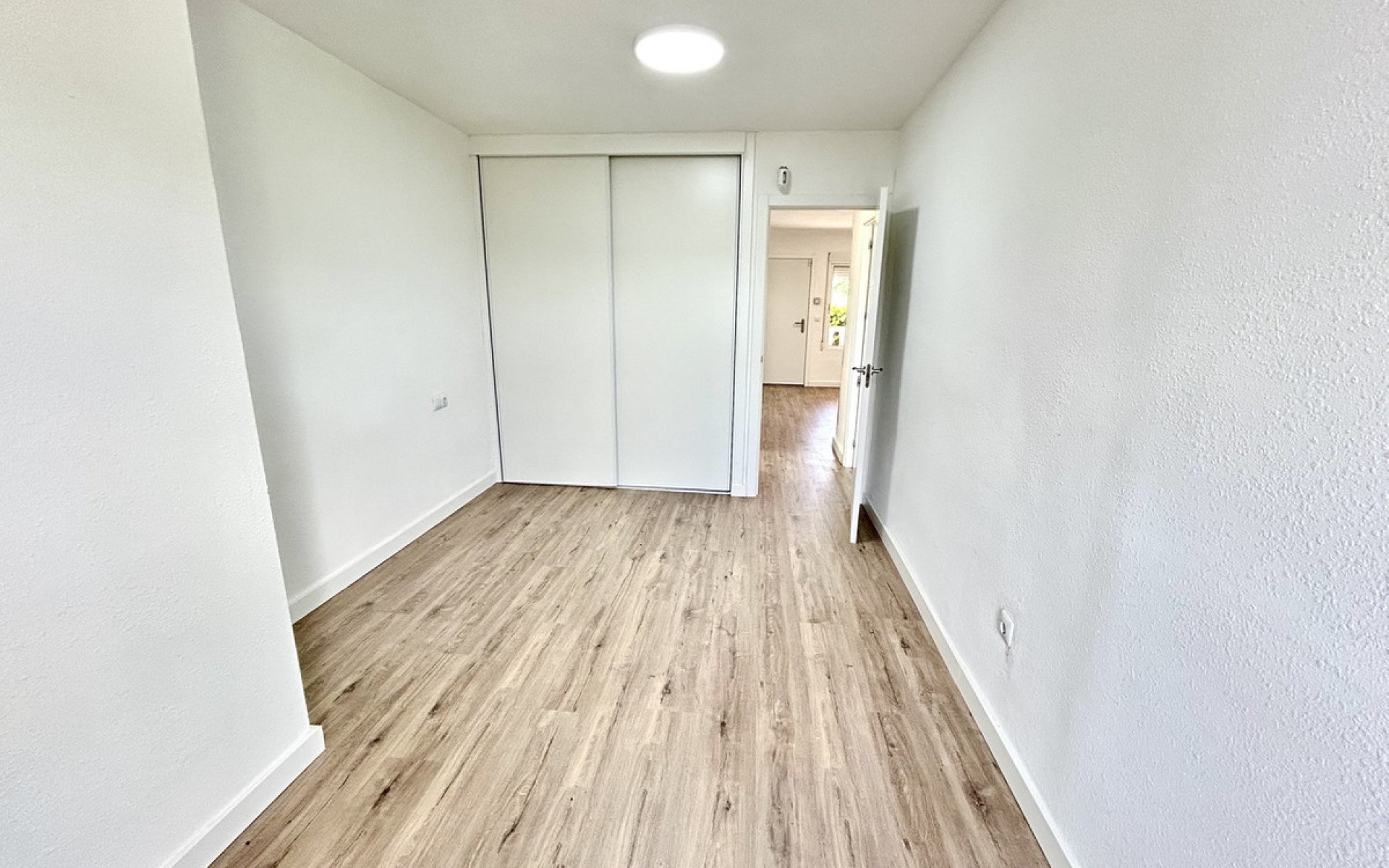 Resale - Apartment - Villamartin