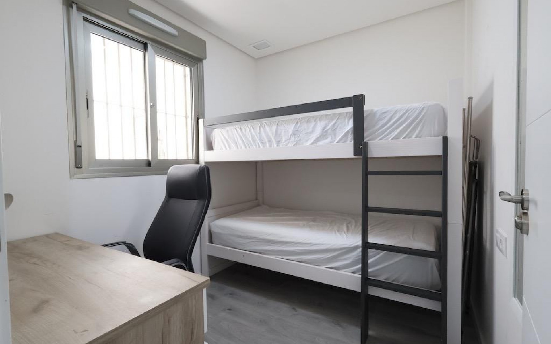 Resale - Apartment - Villamartin