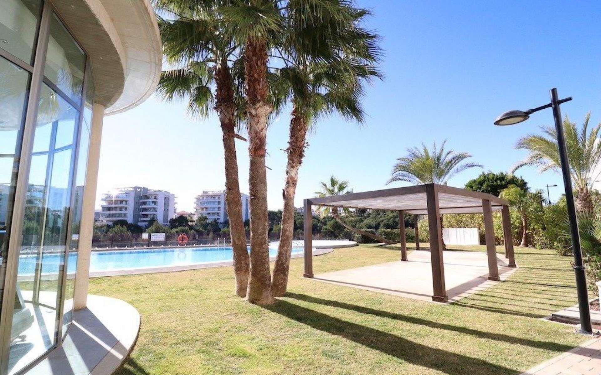 Resale - Apartment - Villamartin